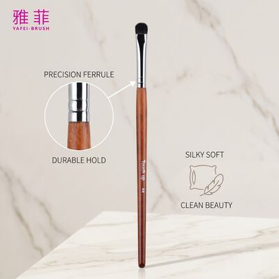 αγορά Χειροποίητο μαλλί κατσίκας Eyeshadow Blending Brush Cruelty-free Precision Eye Makeup Applicator με βιώσιμο ξύλινο λαβή ηλεκτρονική κατασκευή
