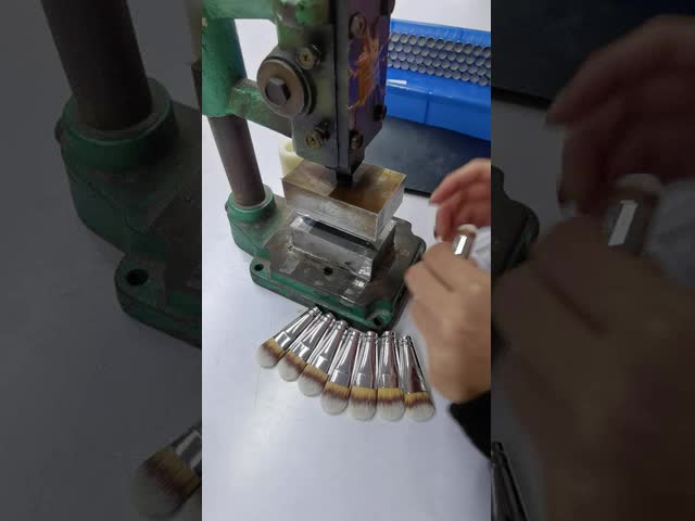 Αγορά OEM Eyeshadow Brush Sable Hair Smudge Brush Concealer Customize 100% Checked ηλεκτρονική κατασκευή